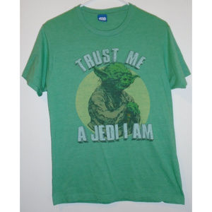 Star Wars Medium Yoda Green Trust Me I'm Jedi Tee